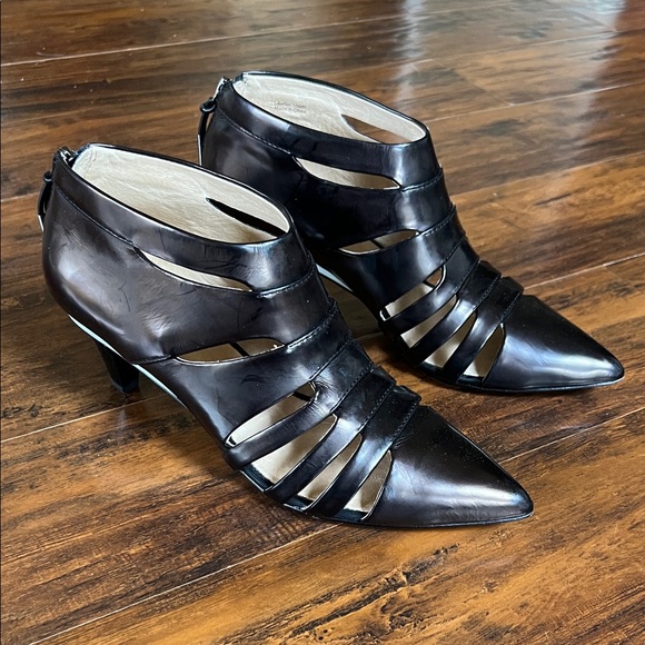 L.A.M.B. Darius Black Strappy Cutout Pointed Ankle Booties Size 8 - Picture 9 of 15